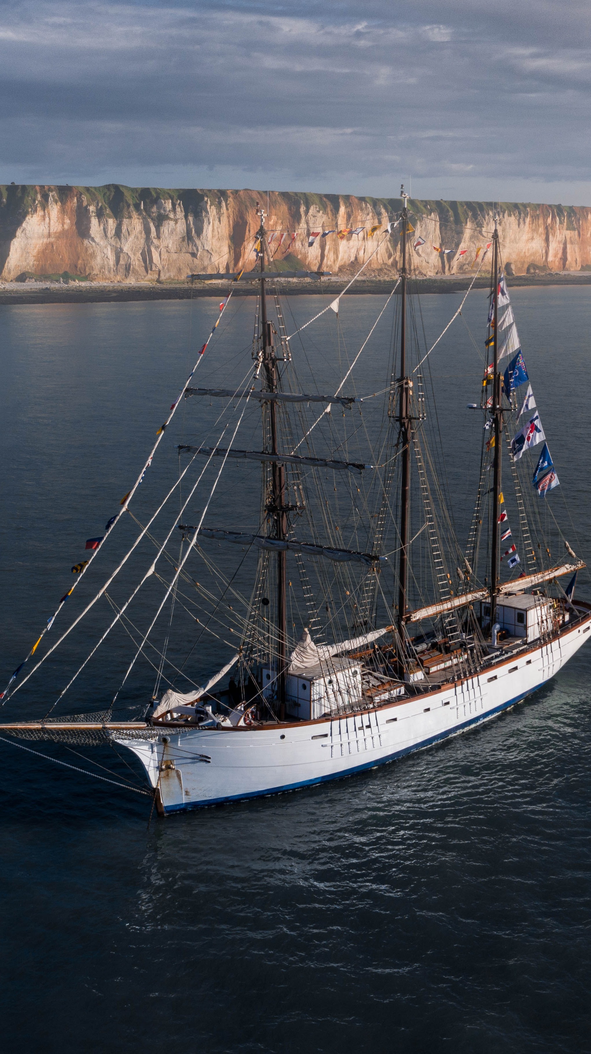 Ship HD Iphone Android Wallpaper - by Rocky
