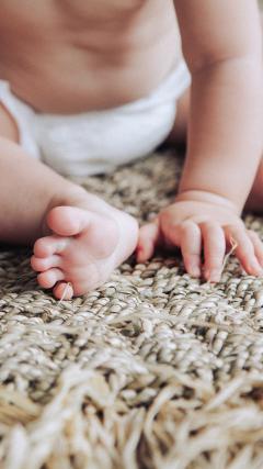 Baby in diaper HD Iphone Android Wallpaper