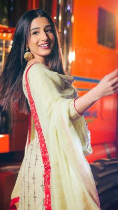 Beautiful Hot Model Girl HD Iphone Android Wallpaper