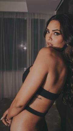 Esha Gupta HD Iphone Android Wallpaper