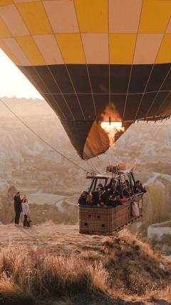 Fire Baloon Family HD Iphone Android Wallpaper