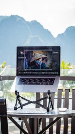 Laptop Professional HD Iphone Android Wallpaper