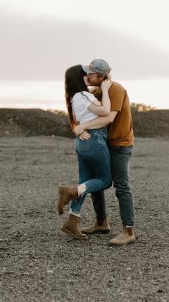Love Couple HD Iphone Android Wallpaper