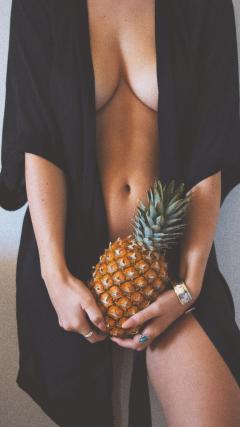 Sexy Girl Model Heavy Breast Boob HD Iphone Android Wallpaper